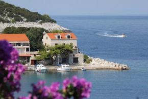 Apartments by the sea Zaklopatica, Lastovo - 8340